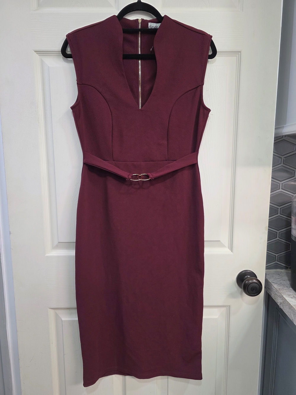 Womens Sleeveless Burgundy Sheath Dress with Belt